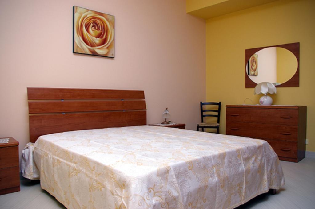 Appartamenti Sicilia Bedda Трапето Екстериор снимка